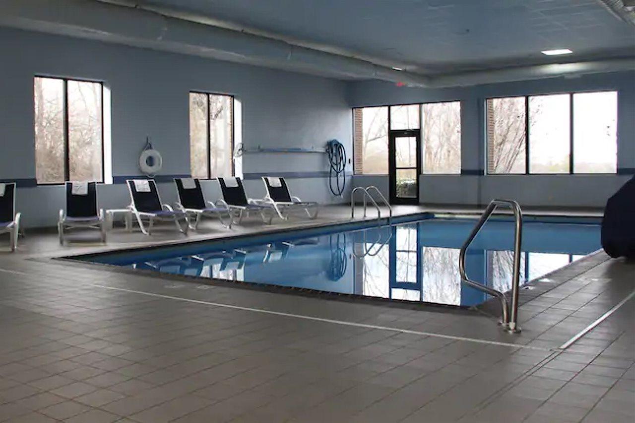 Hampton Inn Данвил Екстериор снимка