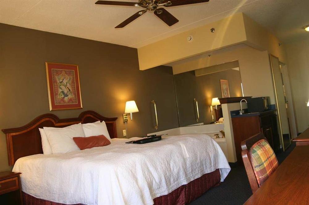 Hampton Inn Данвил Стая снимка