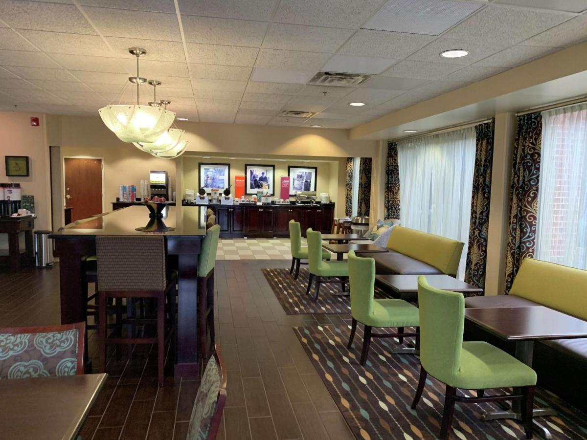 Hampton Inn Данвил Екстериор снимка