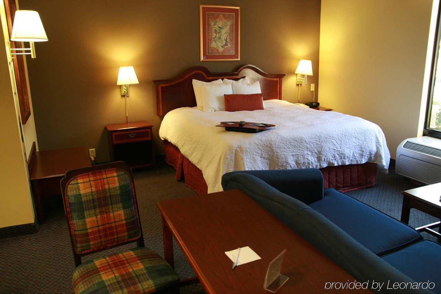 Hampton Inn Данвил Стая снимка