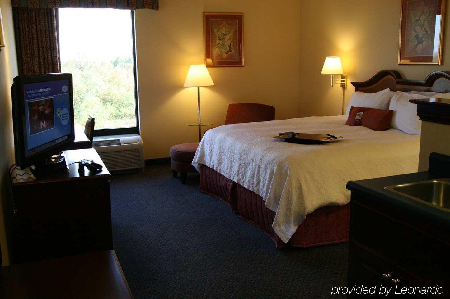 Hampton Inn Данвил Стая снимка